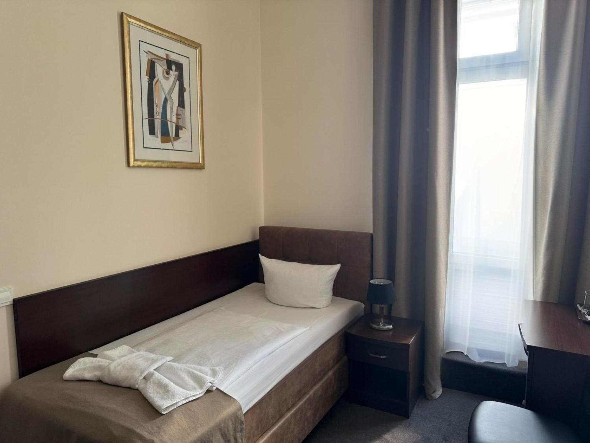 Upper Room Hotel Kurfuerstendamm Berlin Exterior photo
