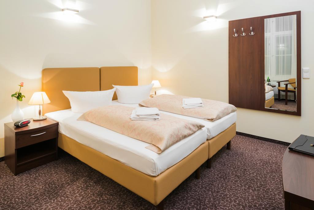 Upper Room Hotel Kurfuerstendamm Berlin Room photo